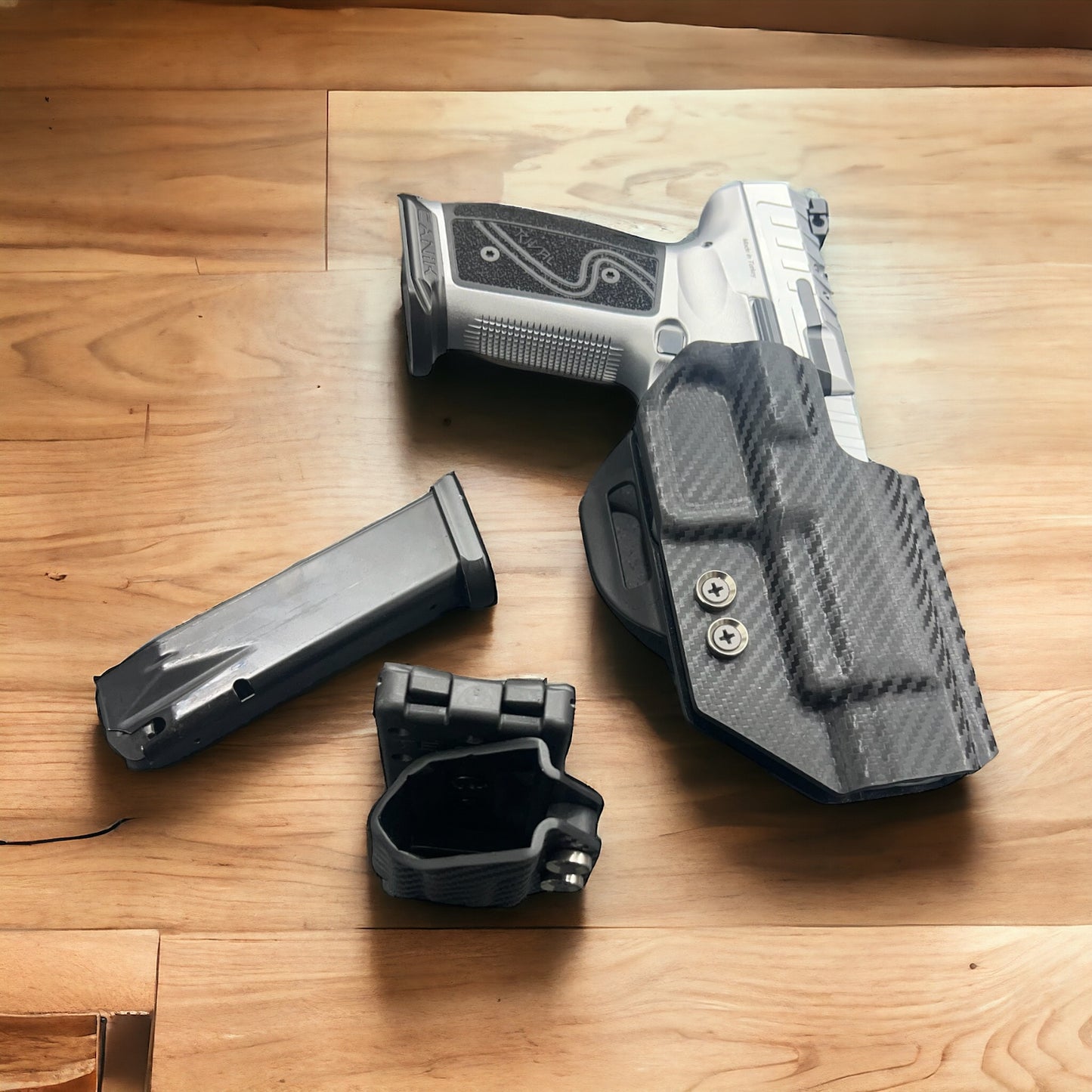 Competition Mag Carrier